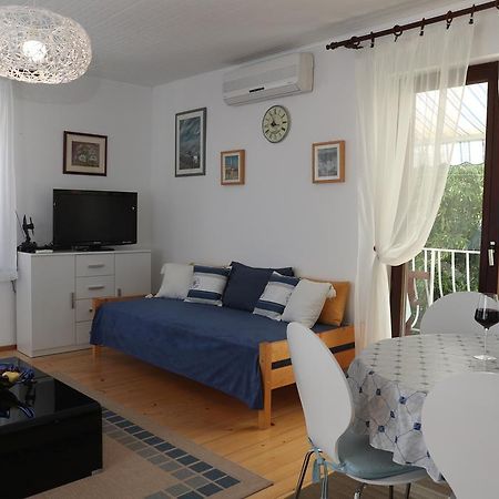 Apartments Knezovic โรวีน ภายนอก รูปภาพ