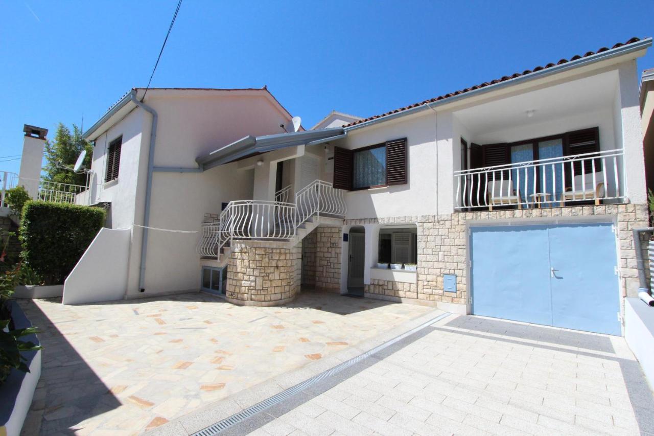 Apartments Knezovic โรวีน ภายนอก รูปภาพ