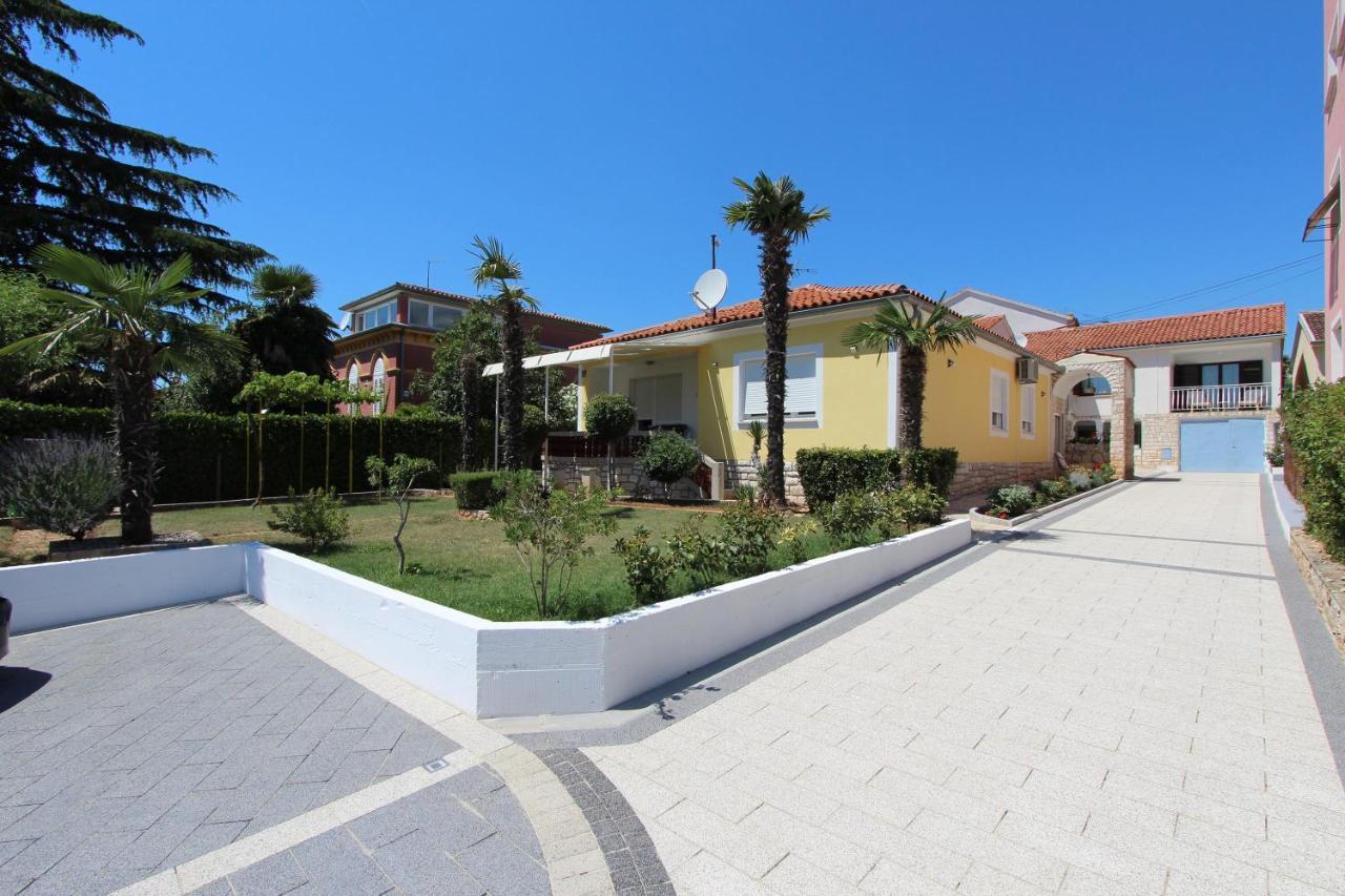 Apartments Knezovic โรวีน ภายนอก รูปภาพ