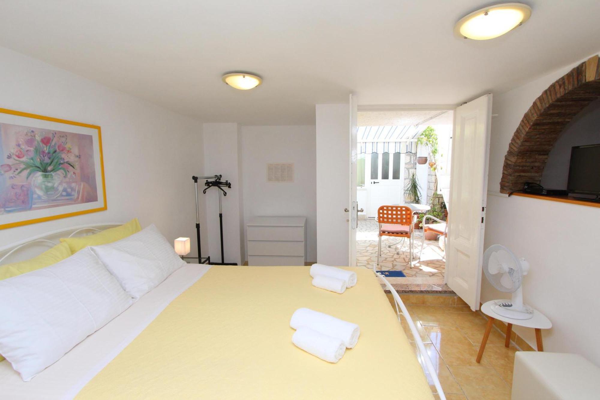 Apartments Knezovic โรวีน ห้อง รูปภาพ
