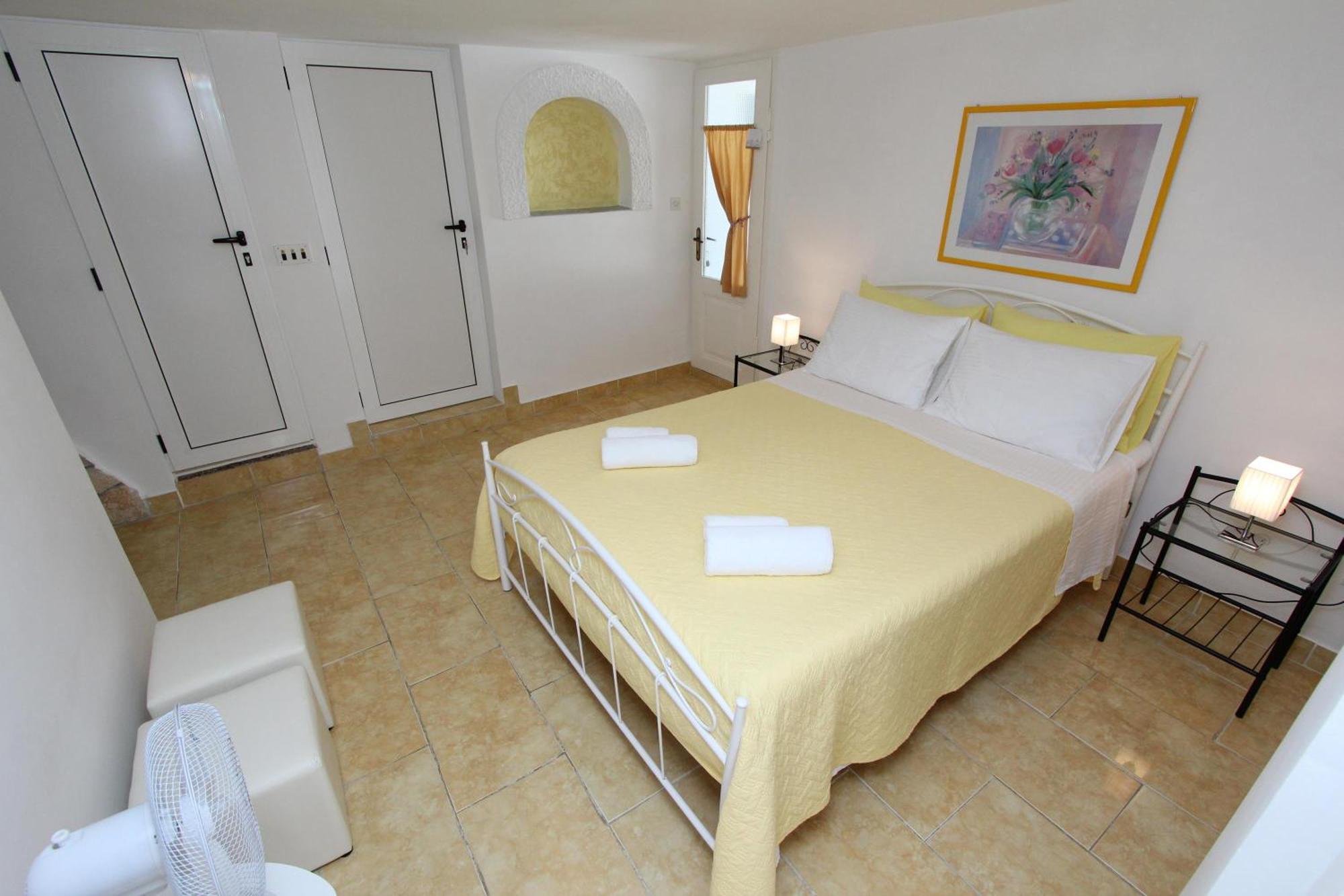 Apartments Knezovic โรวีน ห้อง รูปภาพ